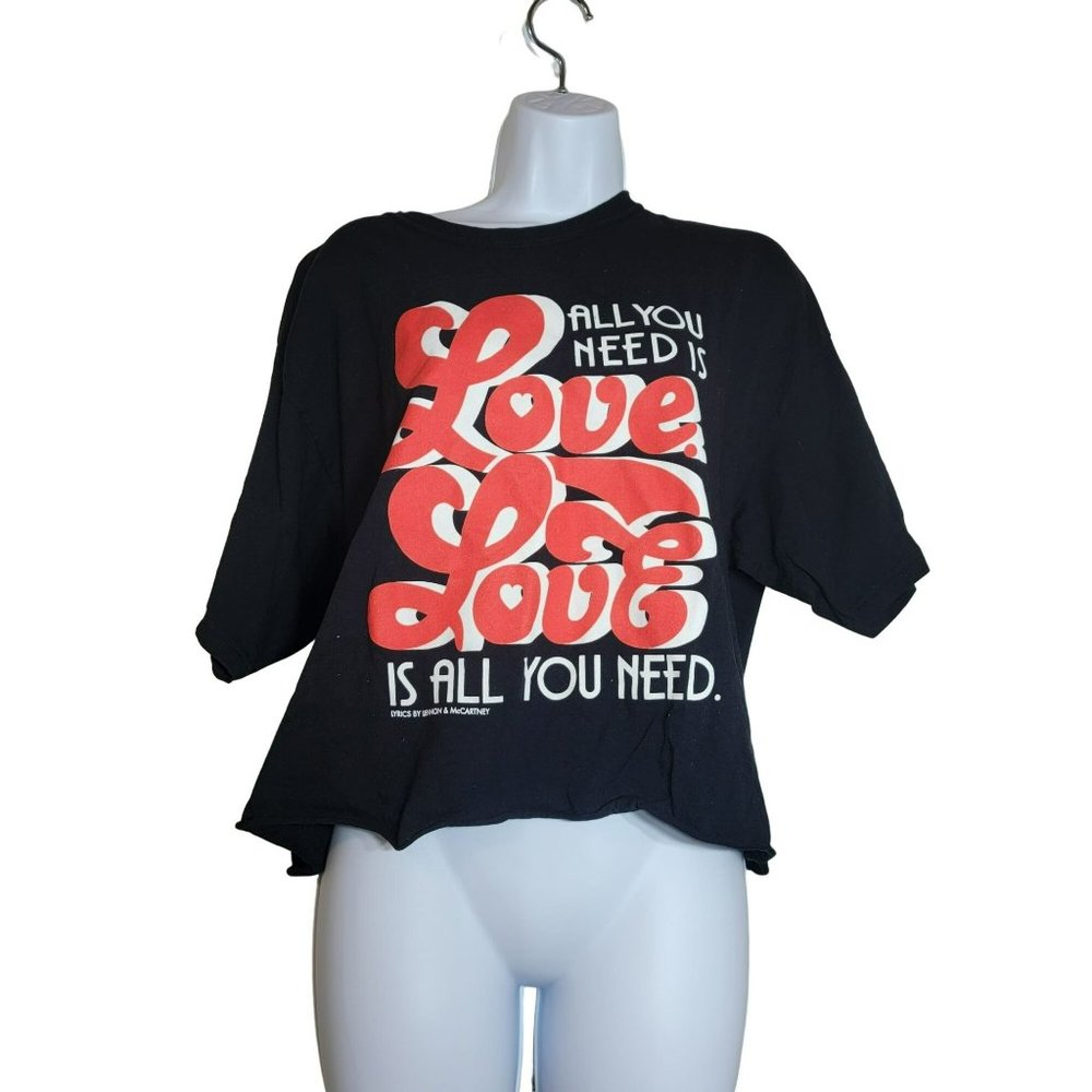 Lennon & McCarthey Women's XL "All You Need is Love" Black Cropped Tee-Shirt